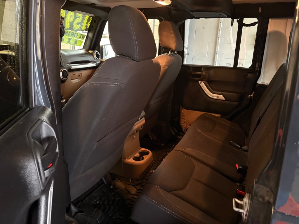 2017 Jeep Wrangler Unlimited Sahara - Photo 11
