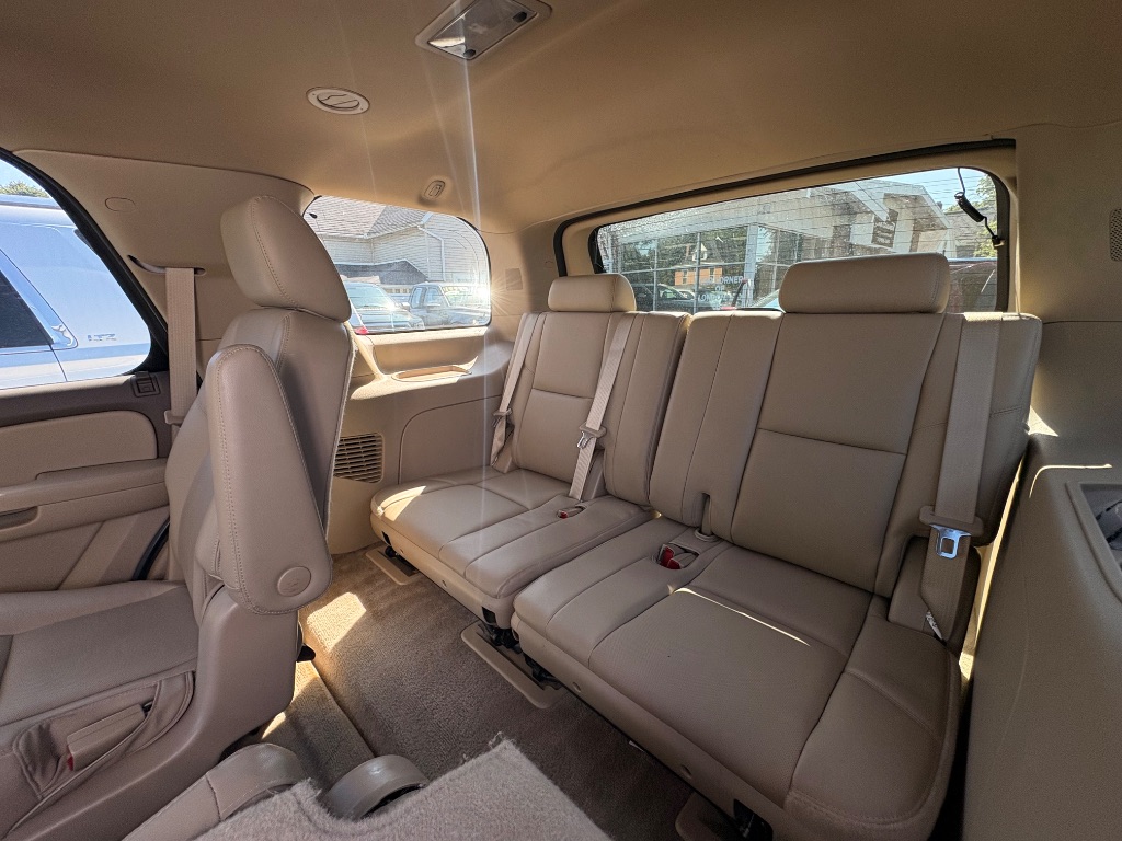 Chevrolet Tahoe photo 14