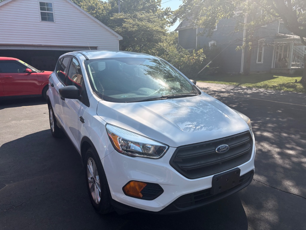 Ford Escape photo 2