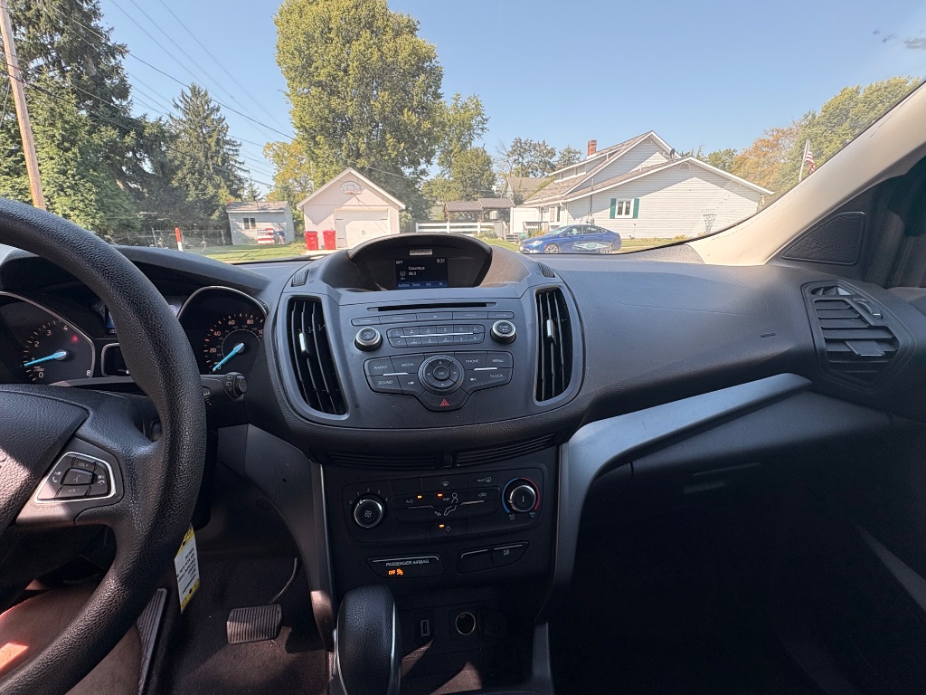 Ford Escape photo 9