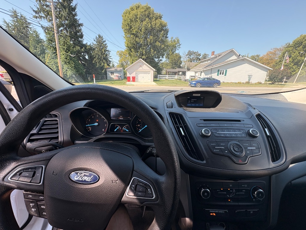 Ford Escape photo 7