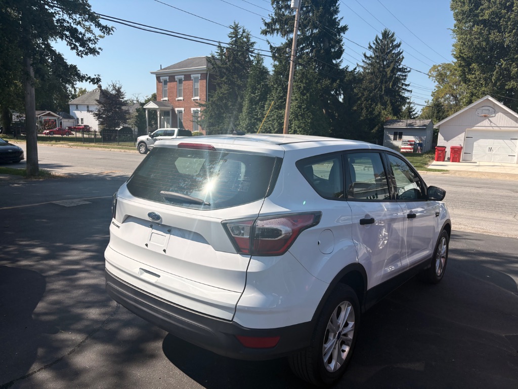 Ford Escape photo 3